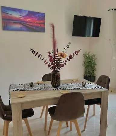 Spiros ,dassia شقة ذيسْخا